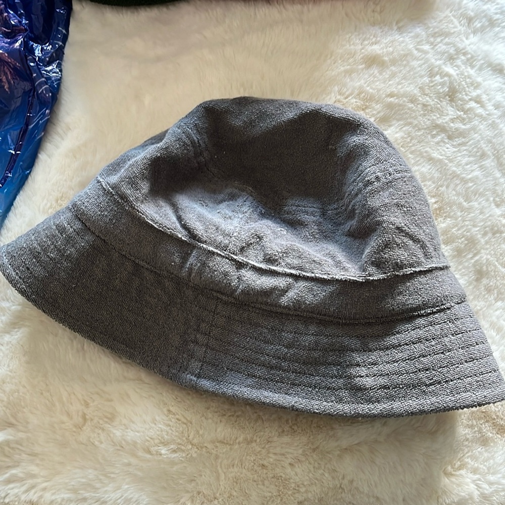 Grey bucket hat